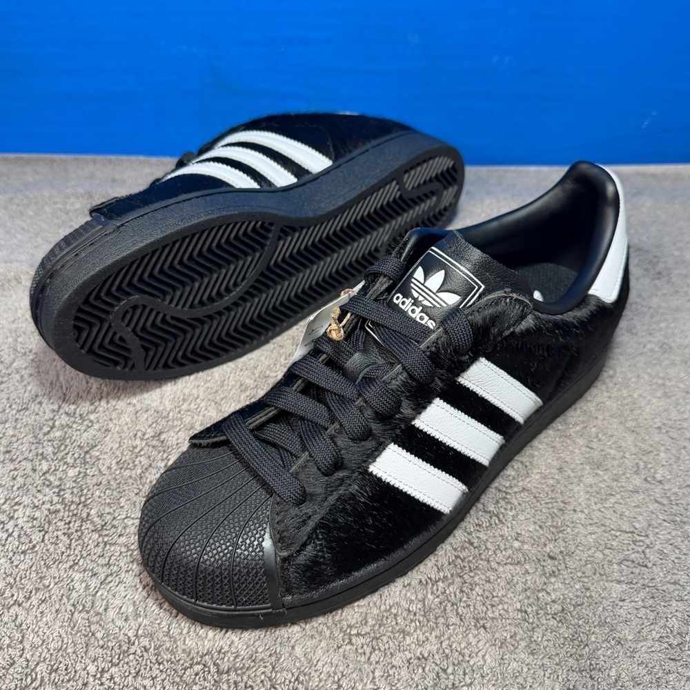 Adidas superstar 2 w
'Black pony hair'
Brand new